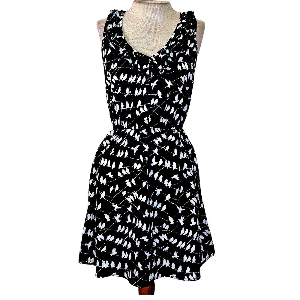 Black and White Sleeveless Bird Pattern Dress Size Small